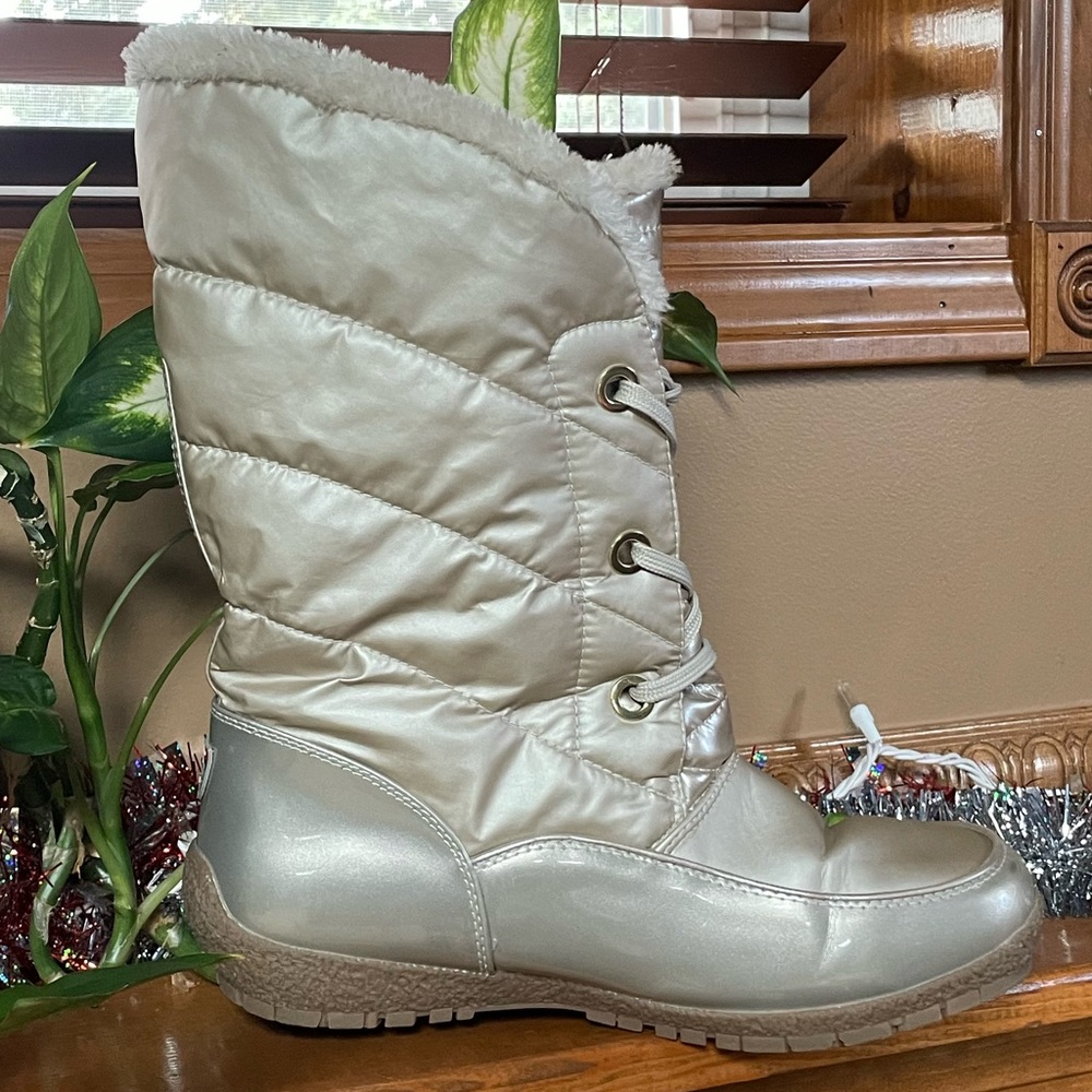SPORTO JAMIE WATERPROOF LACE-UP WINTER BOOT. CHAMPAGNE FAUX FUR. SIZE 11W.
